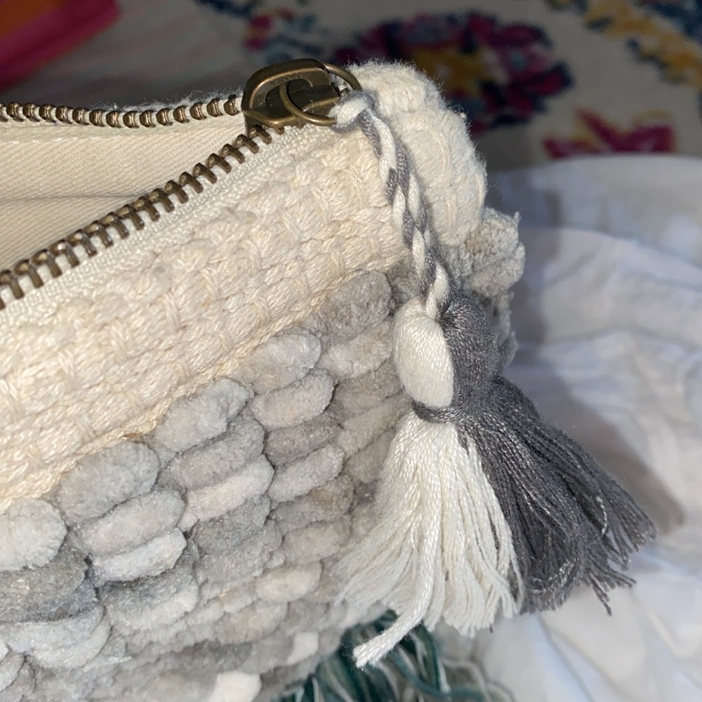 Universal thread clutch! Very soft yarn material on front - Picture 5 of 6